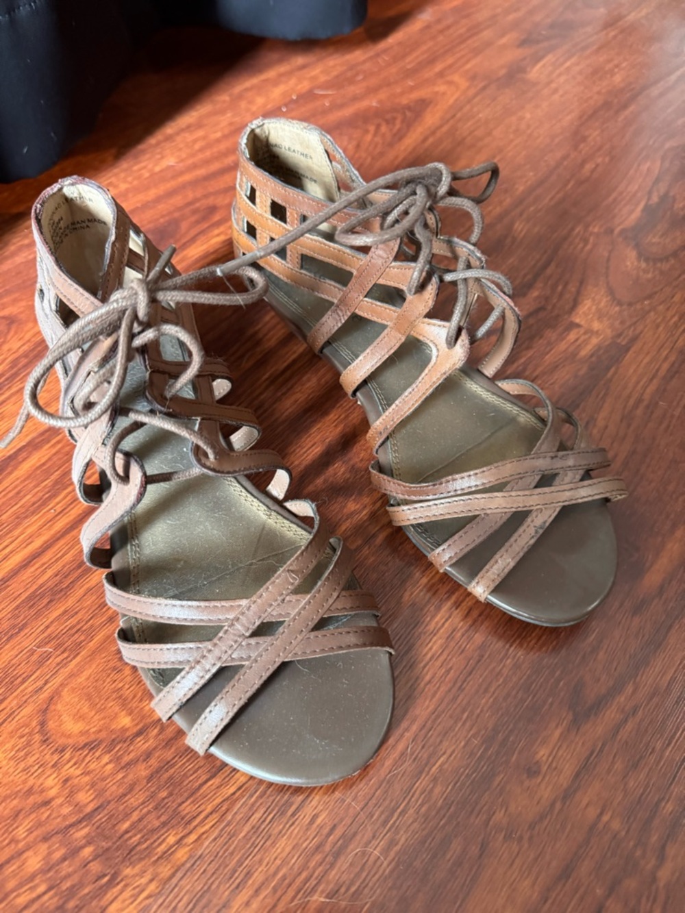 Like New- Kelly & Katie Brown Lace-Up Strappy Gladiator Sandals